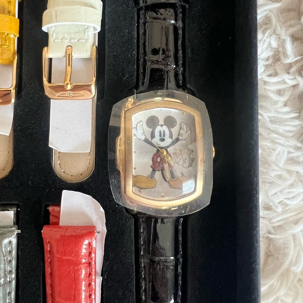 Disney x Invicta Limited Edition Watch - Picture 6 of 6